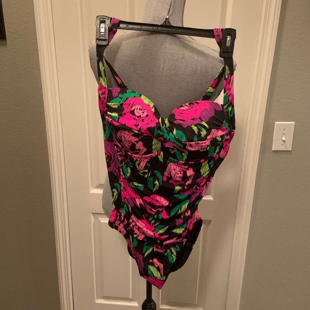 Betsey Johnson One-Piece Swimsuit meadow rose print